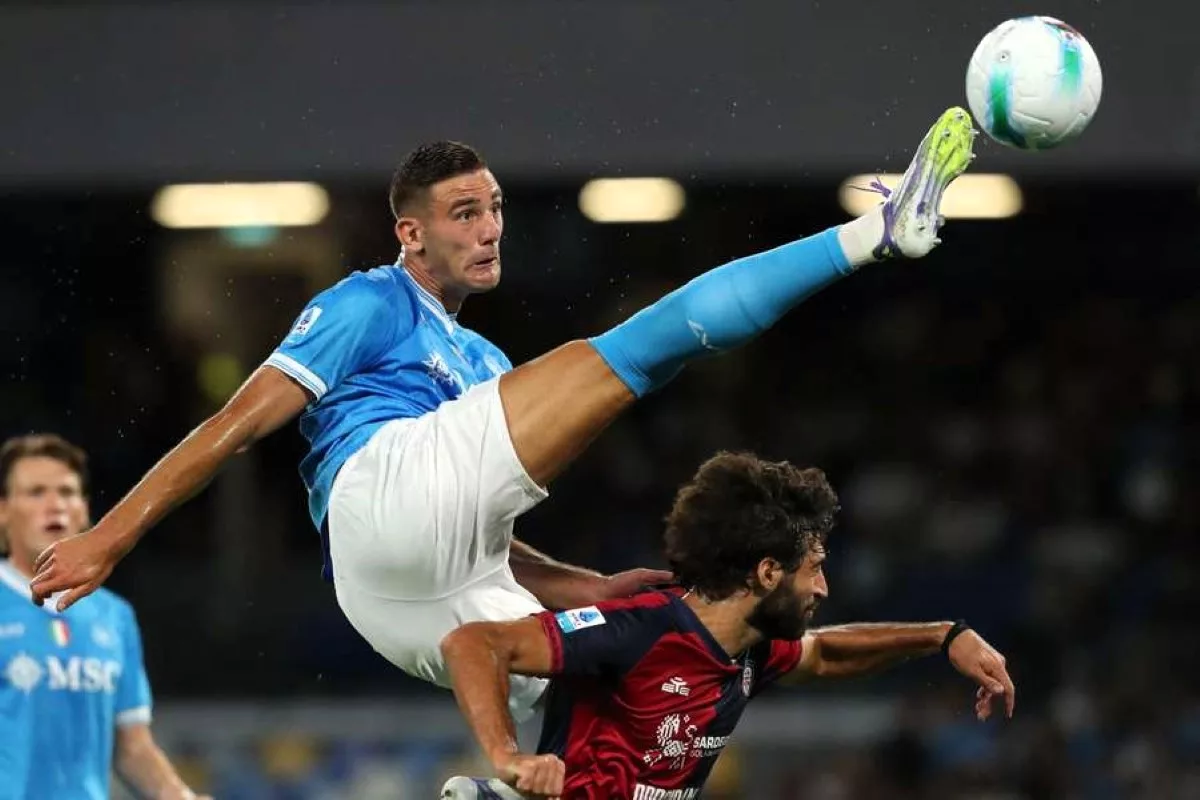 Lorenzo Lucca, Napoli