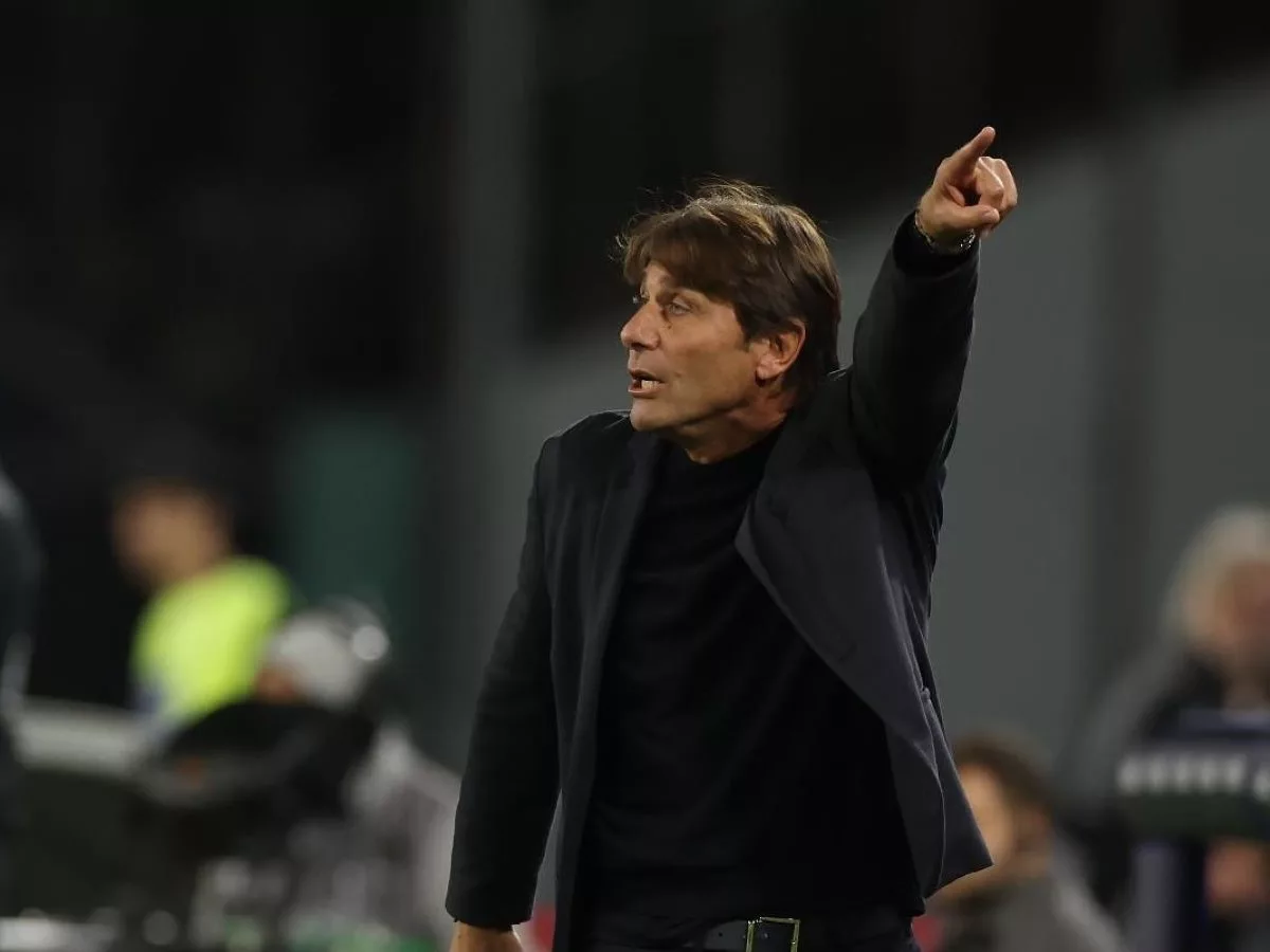 Il Napoli dei salotti: quando il borghesismo tifa e giudica a convenienza 1 Antonio Conte