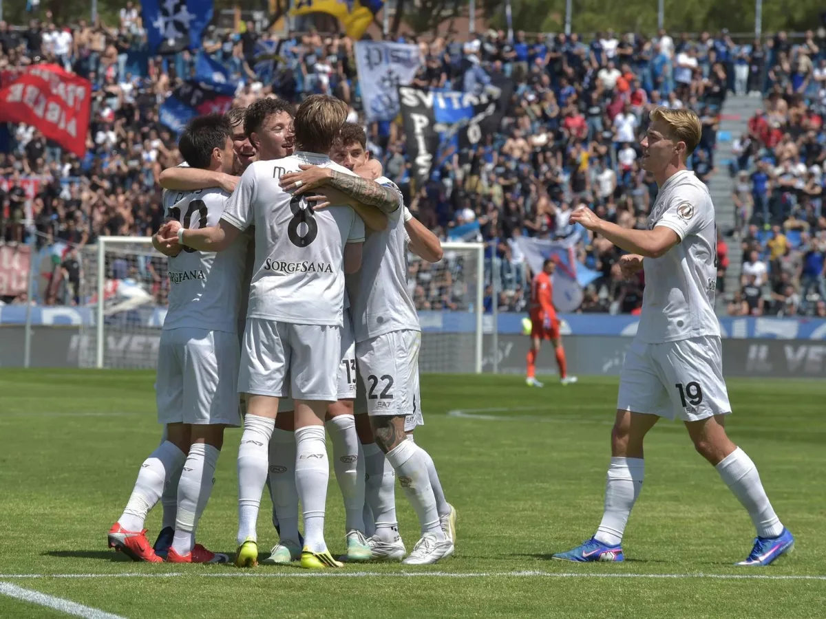 A Napoli non basta più vincere: adesso bisogna anche piacere ai sacerdoti del bel calcio 1 Pisa-Napoli