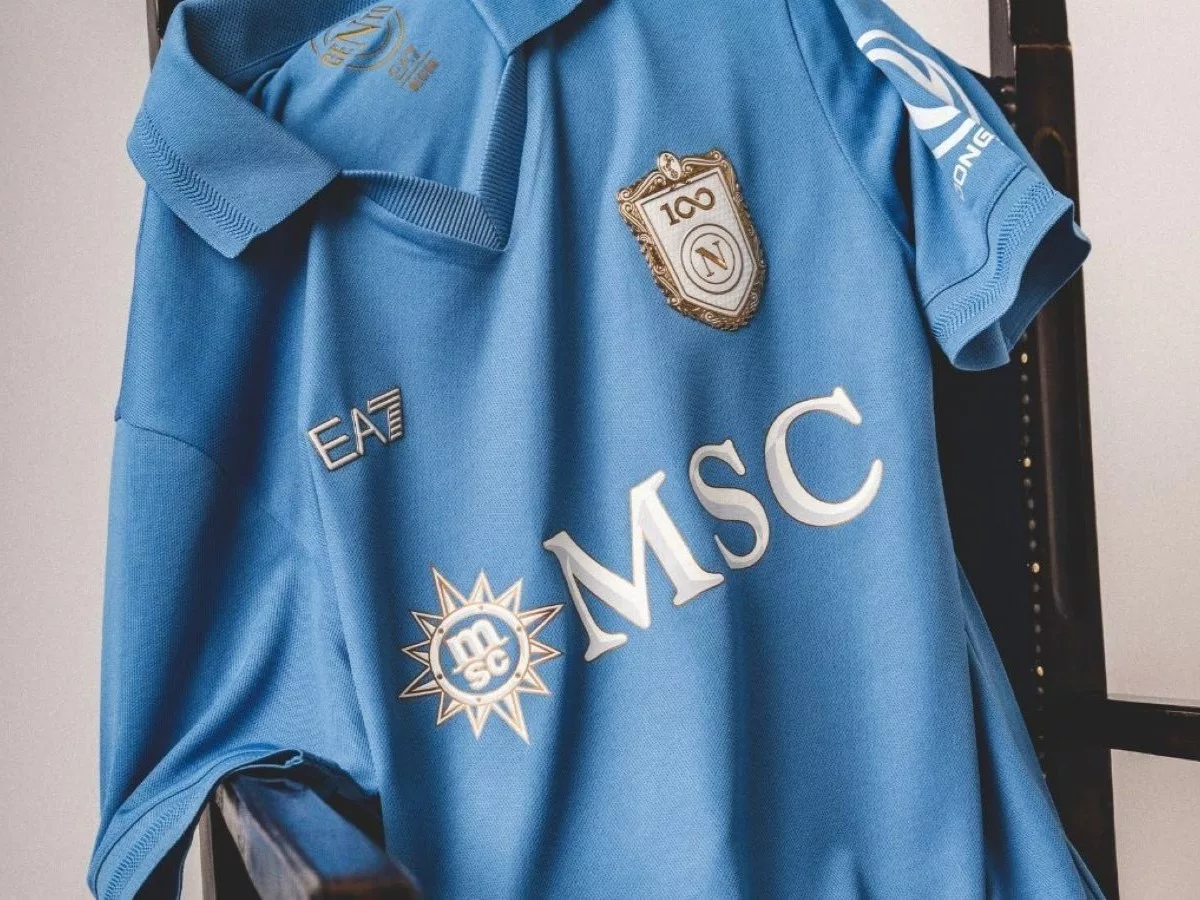 Boom: Napoli ricavi raddoppiati e obiettivo 120 milioni nel comparto commerciale 1 Maglia Napoli